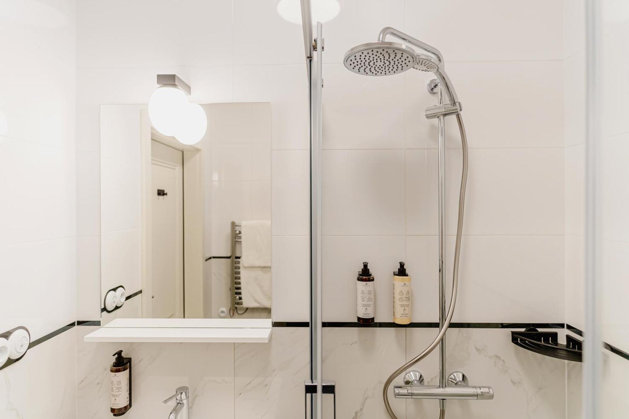 N33 Premium Apartments Old Town Krakow - Destigo Hotels Værelse billede